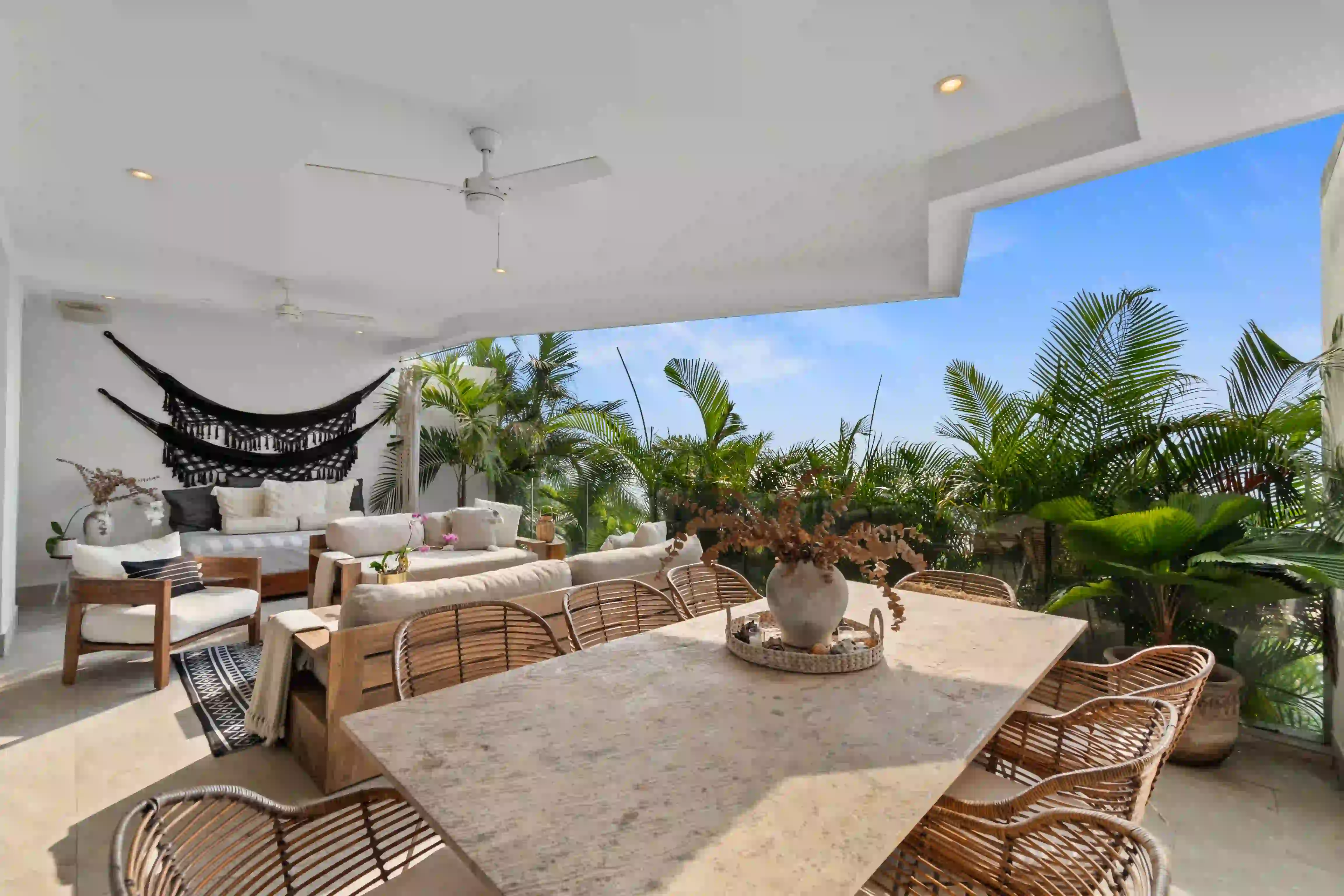 Indah 3A Resort-Style Amenities - Infinity Pool and Resort Facilities